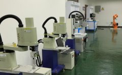 企业高工承担专业手艺课程的讲授和专业练习、